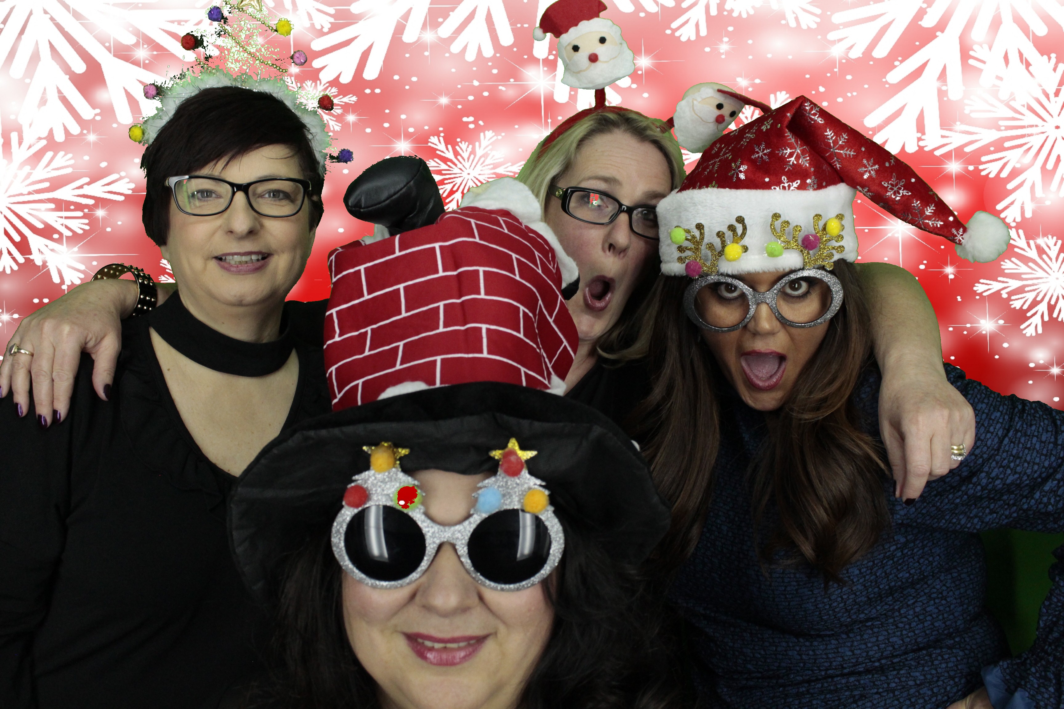 Silvermere Christmas Party | View more photos from the event at gallery.myphotoboothexperience.co.uk/u/MyPhotoBoothExperienceLtd/Silvermere-Christmas-Party-3
